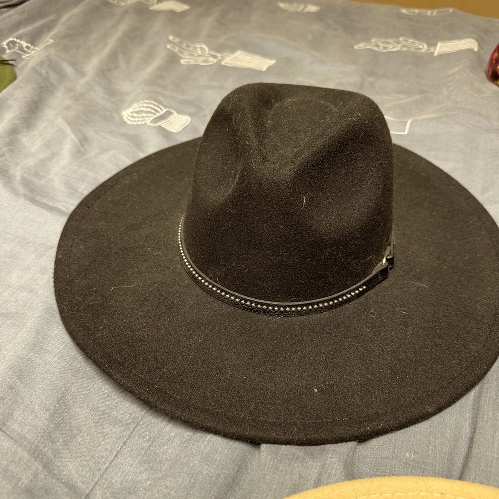 Black Hot Topic Hat